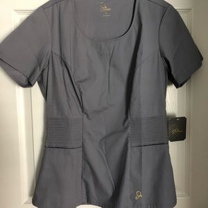 Jaanuu new scrub top.